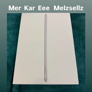 Apple Ipad in Sleek Silver NEW SEALED !!!